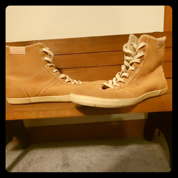 womens fur lined converse